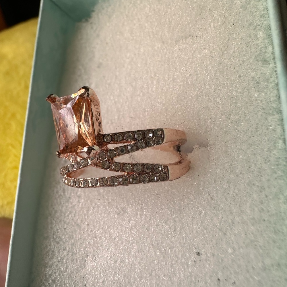 Rose Gold Crystal Accent Ring with beautiful gemstone - Picture 5 of 14